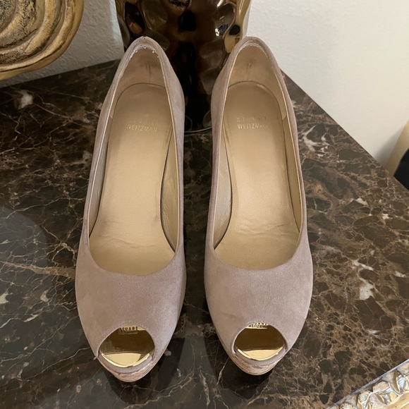 Stuart Weitzman Tan Suede Peep Toe Platform Sandals. Size 7.5 - Picture 2 of 6
